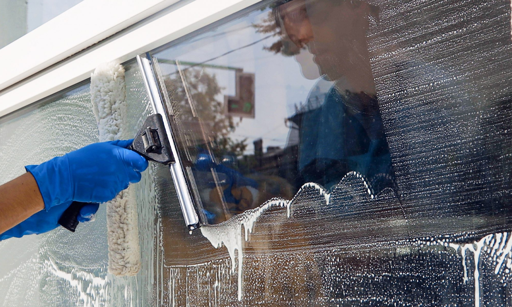 Professional window cleaning service in Spalding - water-fed pole technology